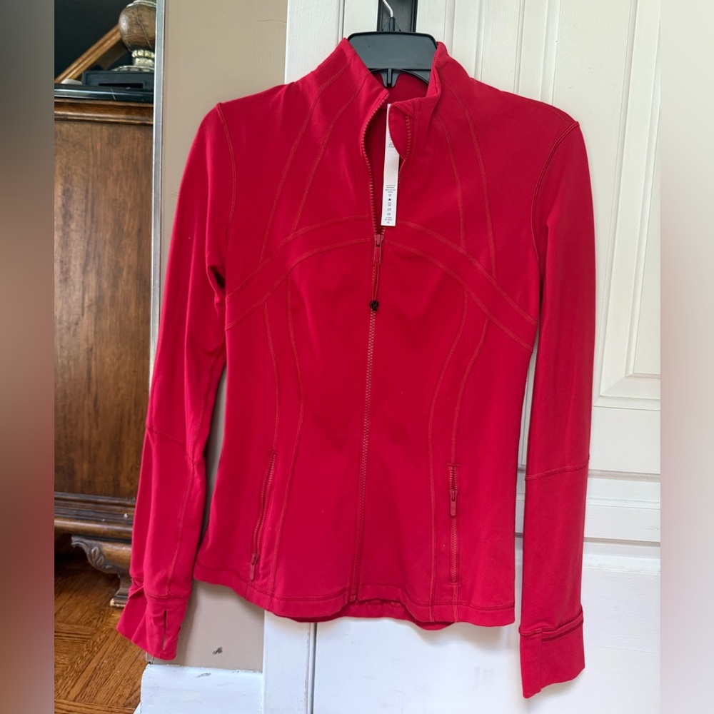 Lululemon Athletica Dark Red Size 6